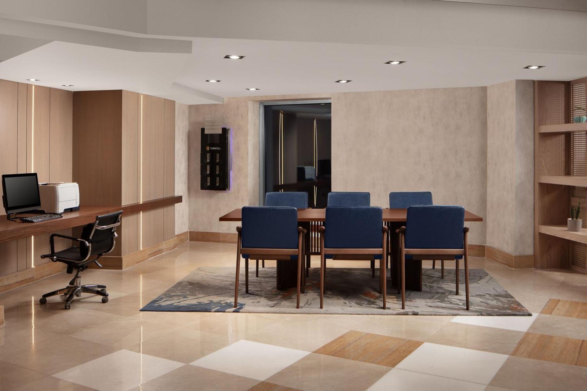 Delta Hotels By Marriott Istanbul West Exterior photo