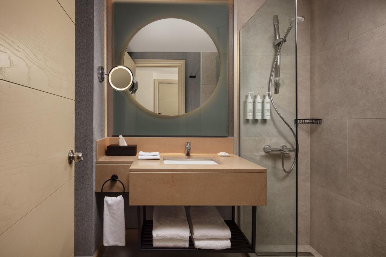 Delta Hotels By Marriott Istanbul West Exterior photo